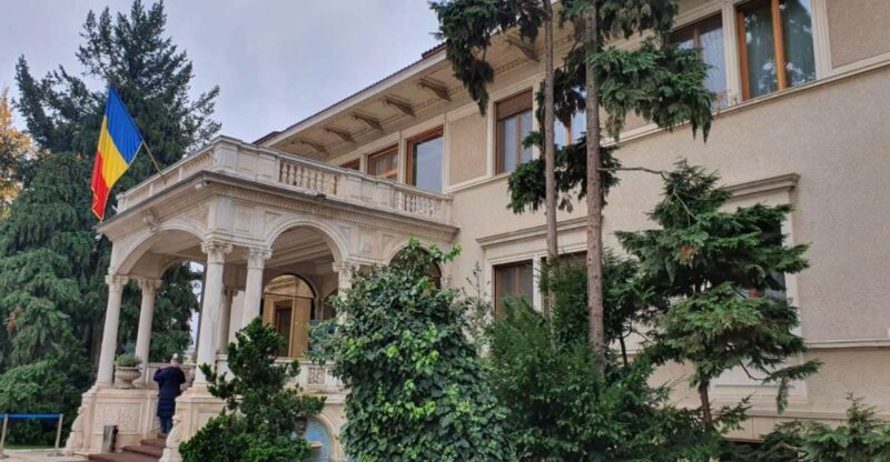 6h Communism Tour in Bucharest with Ceausescu Mansion - Who Would Enjoy This Experience?