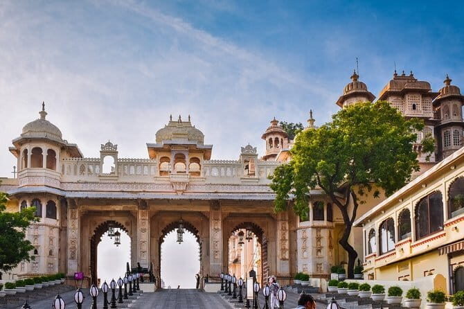 7 Day Golden Triangle with Udaipur-Delhi Agra Jaipur Udaipur Tour - An In-Depth Look at the 7 Day Golden Triangle with Udaipur Tour