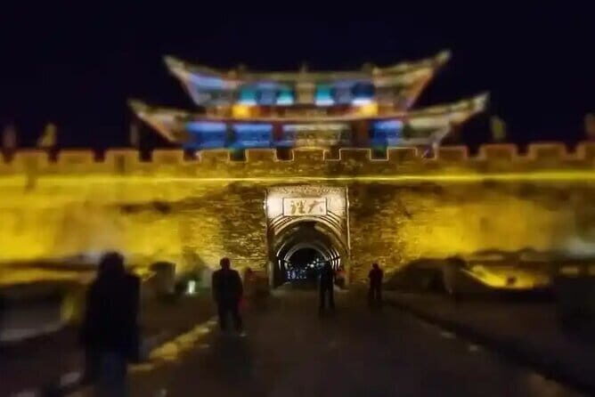 7-Day Private Discovery Tour from Kunming to Dali and Lijiang - Day 1: Strolling through Kunming’s Nanping Business Street