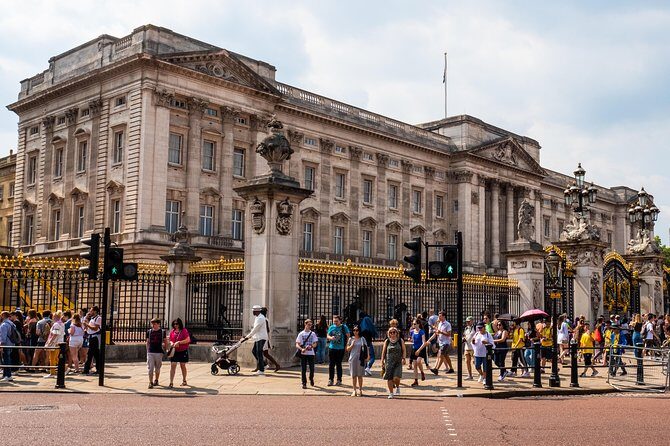 7 Day Tour Exploring England and Scotland starting from London - FAQ