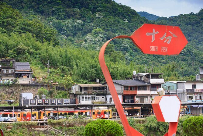 7-Hour Jiufen Night View, Shifen Waterfall & Raohe Market Tour - Final Thoughts