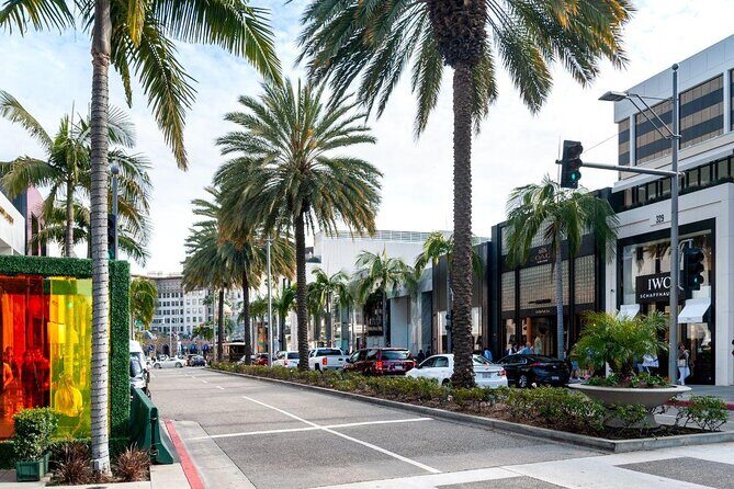 7 Hour Tour of Hollywood, Beverly Hills, and L.A. Beaches - An In-Depth Look at the Tour Experience