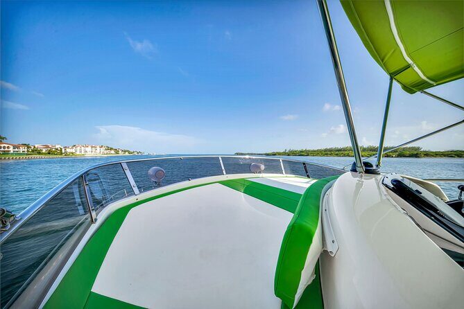 70ft 1 Hour FREE | Miami Yacht Rental | 3 to 6 Hours | 13 People - FAQ