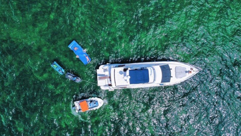 70ft Azimut available in Miami for up to 13 people. - Who Is This Tour Best For?