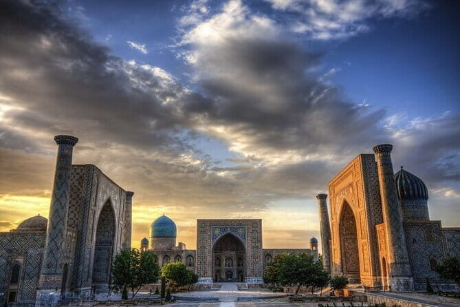 8 Days and 7 Nights Journey through the Silk Road - The Sum Up