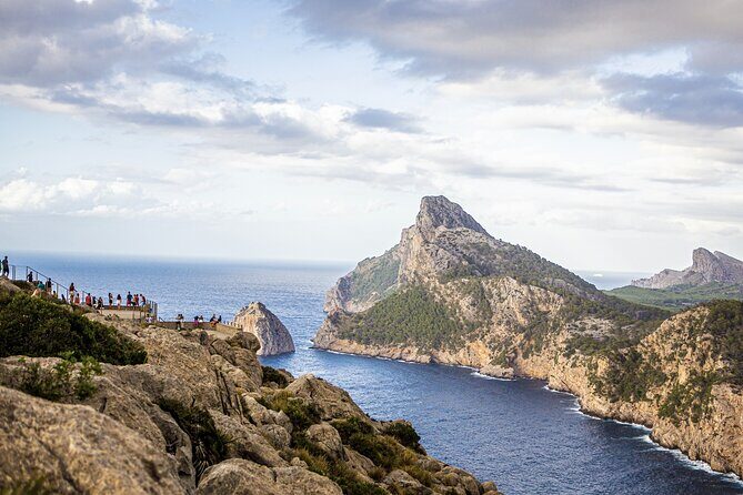8-Hour Formentor and Sineu Market with boat trip Tour in Mallorca - Mirador Es Colomer: One of Mallorca’s Most Famous Viewpoints