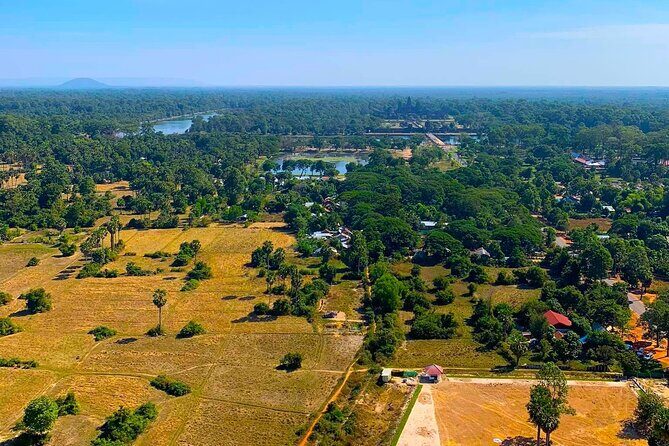 8 hours private charter ! From Siem Reap to Angkor Archeological Park and other - Key Points