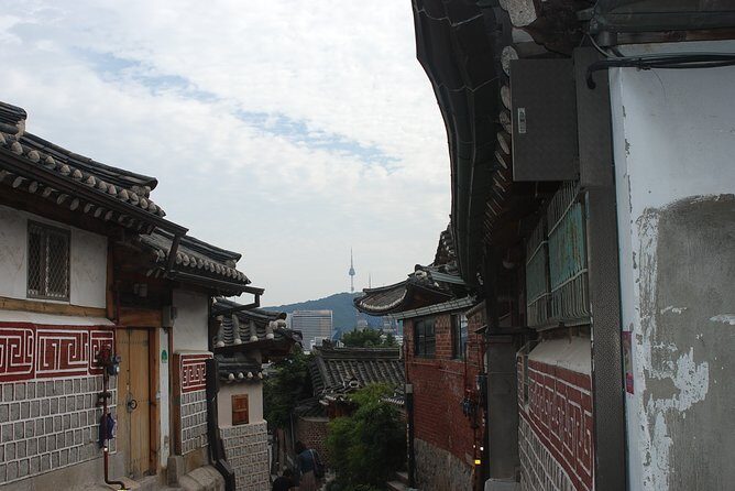 8 Hours Private tour with top attractions in Seoul - N Seoul Tower: City Views from Mt Namsan