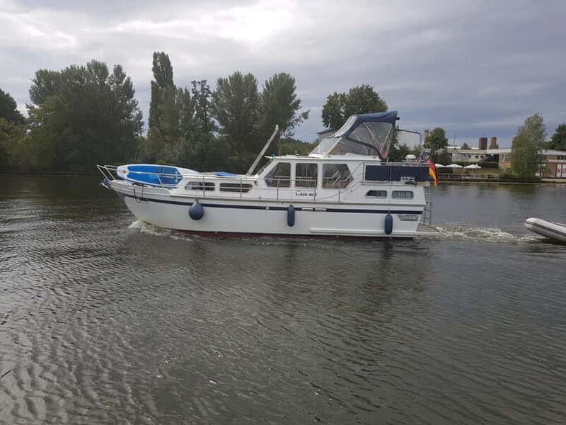 8h Private Wannsee Lake and Werder Yacht Cruise - FAQ