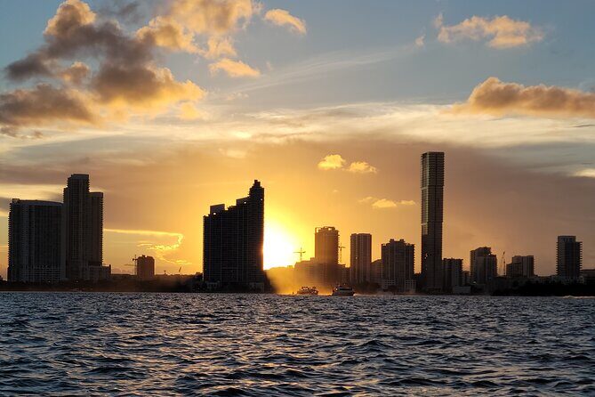 90 min Private Sunset Cruise Around Miami Celebrities Mansions - What’s Included and What’s Not