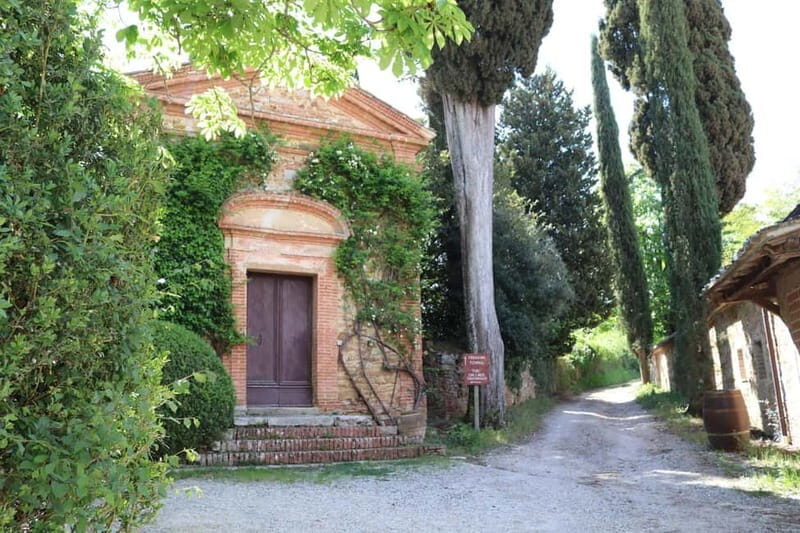 A 16th-century farmhouse between the Crete Senesi and Val d'Orcia, a tour through history and wine. - Exploring a 16th-Century Farmhouse Between Crete Senesi and Val dOrcia: A Fusion of History and Wine