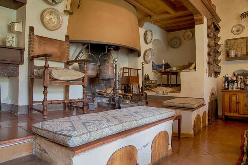 A 16th-century farmhouse between the Crete Senesi and Val d'Orcia, a tour through history and wine. - Who Will Love This Tour?