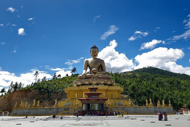 A 7-Day Journey Through the Land of Happiness - Key Points