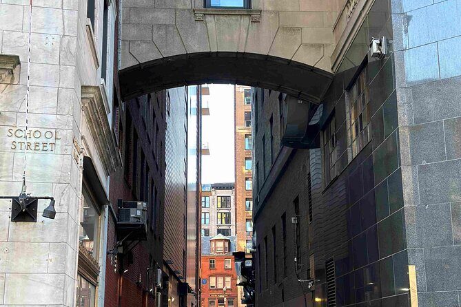 A Colonial Boston Audio Tour with Context - The Tragic and Passionate Moments of Revolution