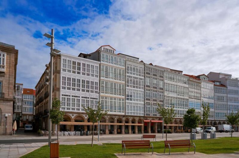 A Coruña: Historic Walking Tour Old Town and Highlights - Key Points