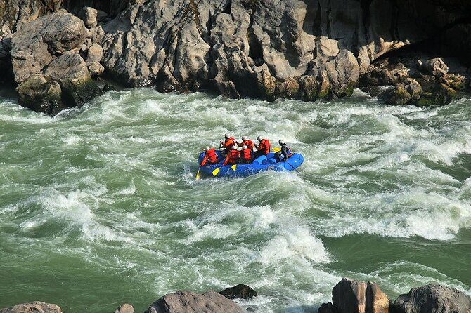 A Day Rafting Tour to TRISHULI RIVER - The Pros and Cons
