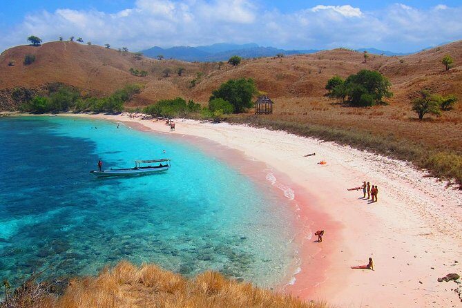 A Day to Komodo Island - Kanawa Island: Relaxing Finale