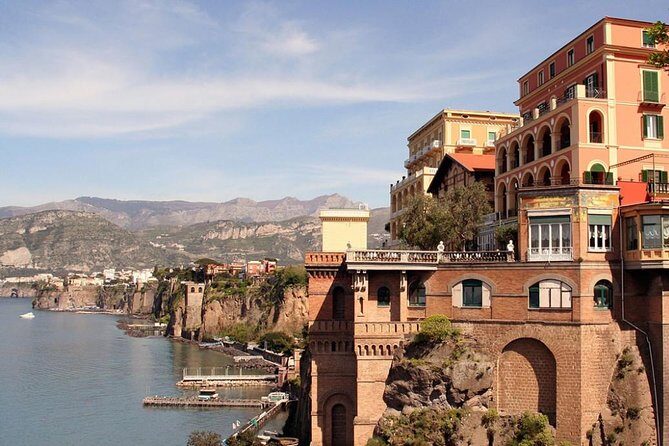 A day to Pompeii & Sorrento from Rome - FAQ