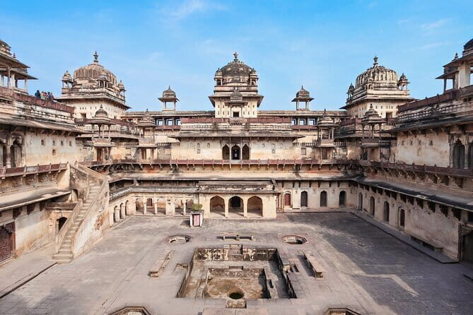 A Day Tour of Orchha & Jhansi Fort from Khajuraho with Guide - FAQ