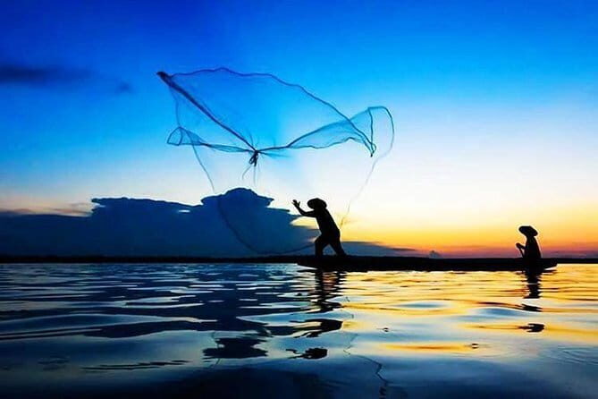 A Depth-Tour to Explore Xixi Wetland Park including Fishing experience - Key Points