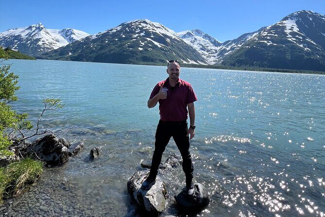 A Guided Alaskan Escape: Wildlife Sanctuary and Glacier Hiking - Who is this tour best for?