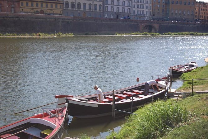 A guided floating tour of Florence with typical food and wine - Logistics & Practicalities