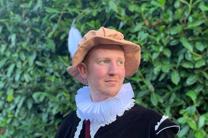 A Historical tour of Warwick with Queen Elizabeth's Secret Lover - Inside the Experience: What You Can Expect