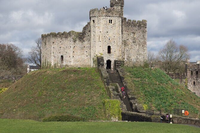 A Journey through Tudor Cardiff: A Self-Guided Audio Tour - Exploring the Itinerary in Detail