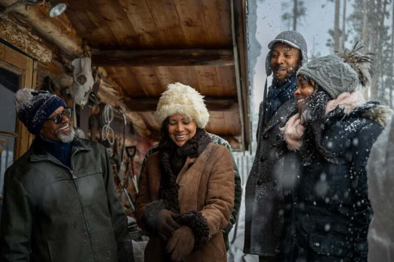 A Joyful Christmas: Private Walking Tour in Quebec - Key Points