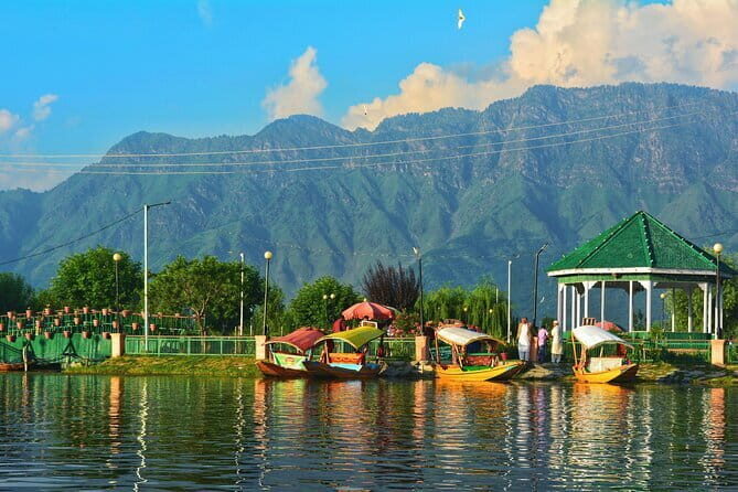 A Private Guided Walking Tour Of Old Srinagar With Lunch - Practical Details and Considerations