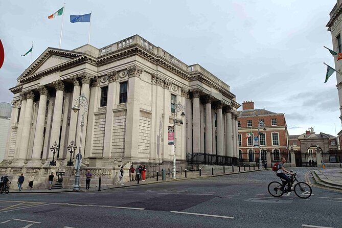 A Self-Guided Audio Tour of Dublin's Temple Bar - Key Points