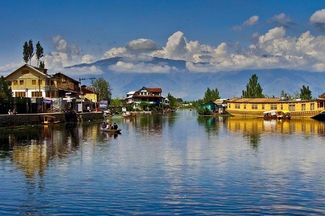 A Serene Holiday in Kashmir - Key Points