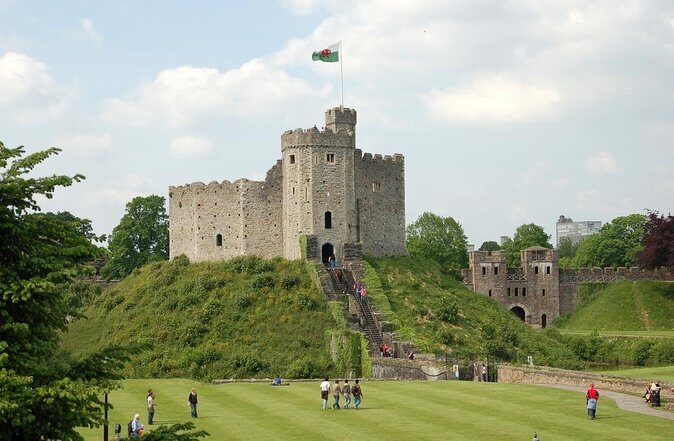 A Silent Disco Adventure in Cardiff - A Silent Disco Adventure in Cardiff: A Unique Way to Explore the Welsh Capital