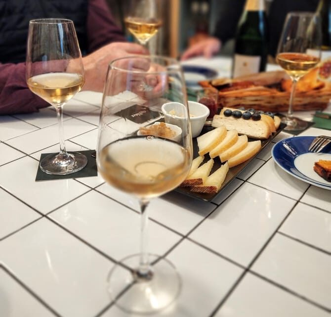 A Taste of Catalan Elegance: Barcelona Wine Tasting - Key Points