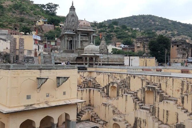 A Tour Of Amber Palace (Amer City) & Panna Meena Kund - Amber Palace: Majestic Fort on a Hilltop