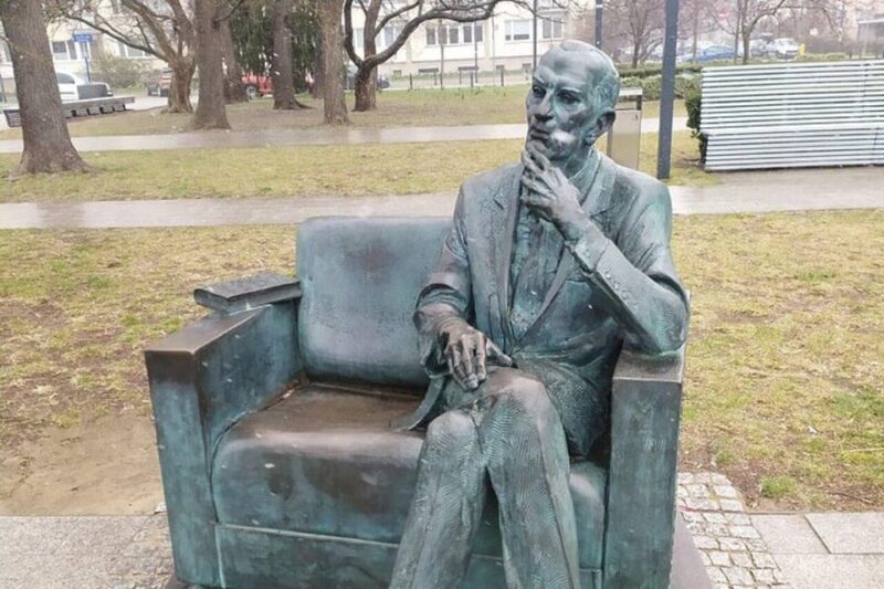 A unique walking tour of Jewish Warsaw -- past and present - Key Points