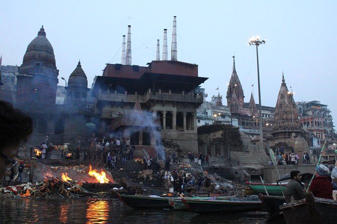 A walking tour in Varanasi : Understanding Death - The Salvation Walk - The Sum Up