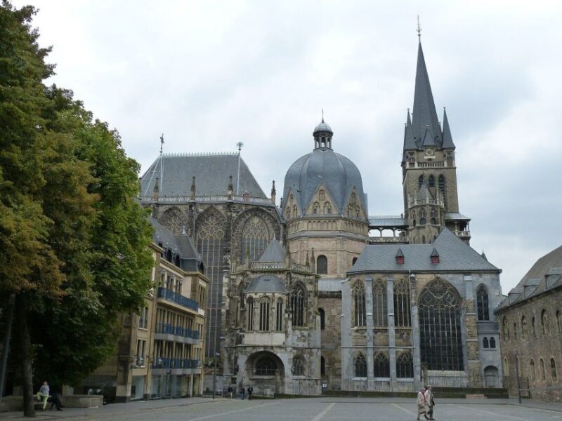 Aachen: Private Walking Tour With A Professional Guide - Who Should Book This Tour?
