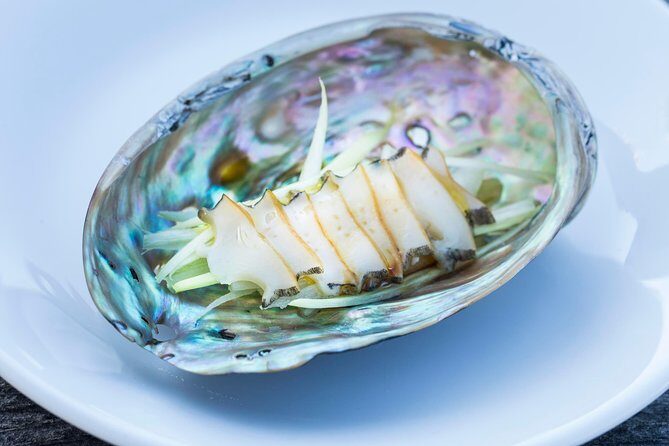 Abalone farm tour and tasting with coastal seaweed walk. Guided. 2 hours - An Introduction to Ireland’s Coastal Bounty