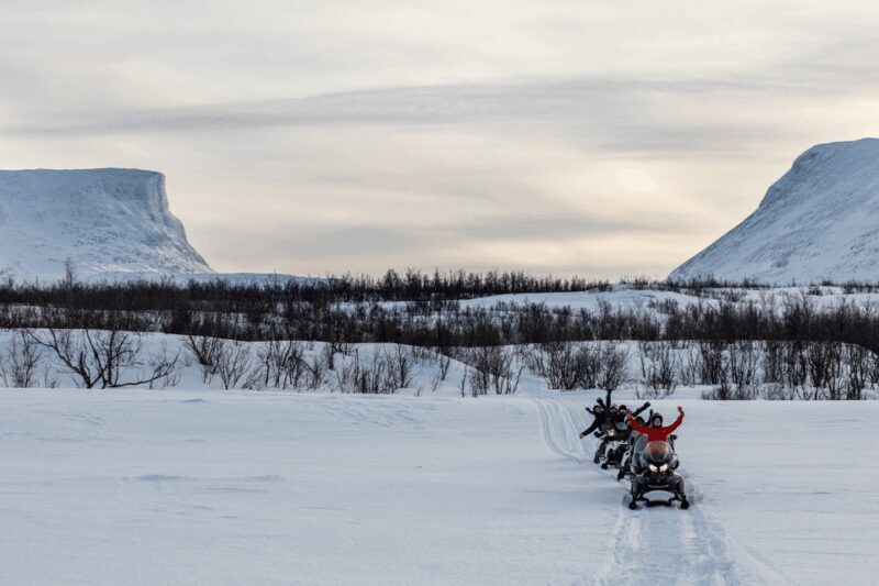 Abisko: Great Outback Snowmobile Tour with Lake Abiskojaure - Exploring the Snowmobile Adventure in Abisko