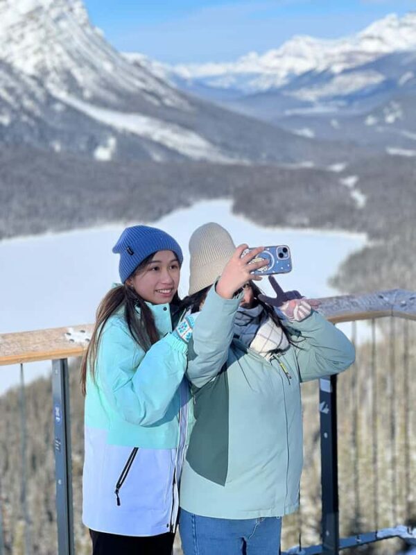 Abraham IceBubble, Peyto, Bow Lake with Snowshoeing& Icewalk - Key Points