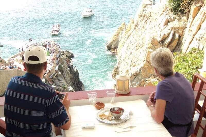 -Acapulco: Cliff Divers at La Quebrada with Lunch and Drinks - Practical Tips for Travelers