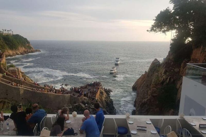 -Acapulco: Cliff Divers Experience w/ Al Pastor Tacos Dinner - Frequently Asked Questions