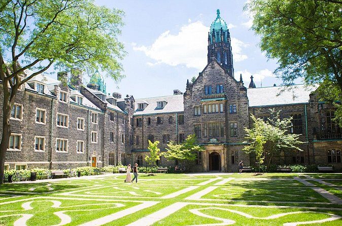 Action Film and Television Locations Half Day Tour in Toronto - Who Should Consider This Tour?
