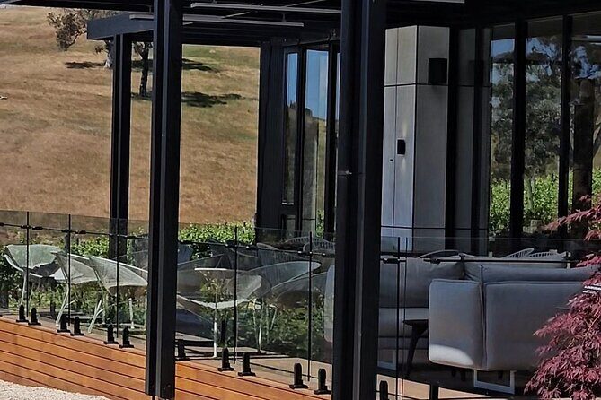 Adelaide Hills Divine Wine Tour - Group Size, Transportation, and Overall Value