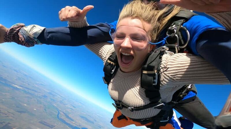 Adelaide: Tandem Skydiving over Lake Alexandrina - Key Points