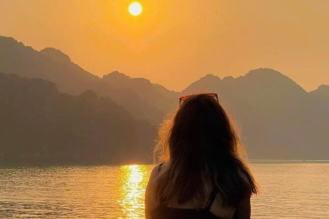 Admire the Sunset on Lan Ha Bay: Kayaking, Swimming from Cat Ba - FAQ