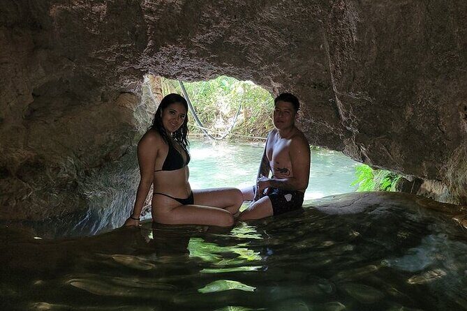 Adventure between Waterfalls and Jungle Private Service - Authentic Flavors and Community Connection