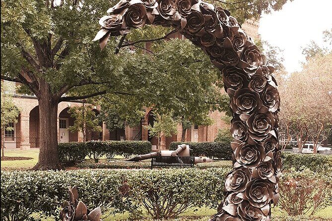 Adventurous Walking Tour of University of Alabama - Key Points