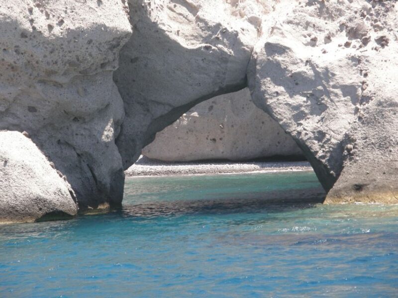 Aeolus Motor Yacht cruise in Paros - An Introduction to the Experience